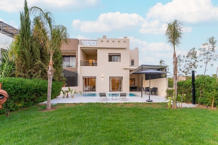 Belle villa contemporaine avec piscine à débordement - Argan Golf Resort, Marrakech