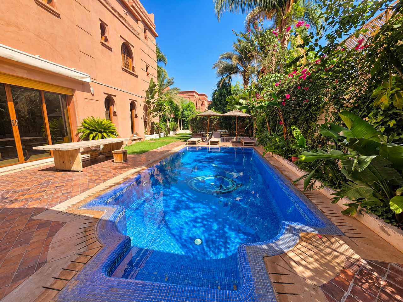 Splendide Villa de Maître – 780 m² Jardin, Piscine, Hammam – Targa (Proche Écoles Françaises)